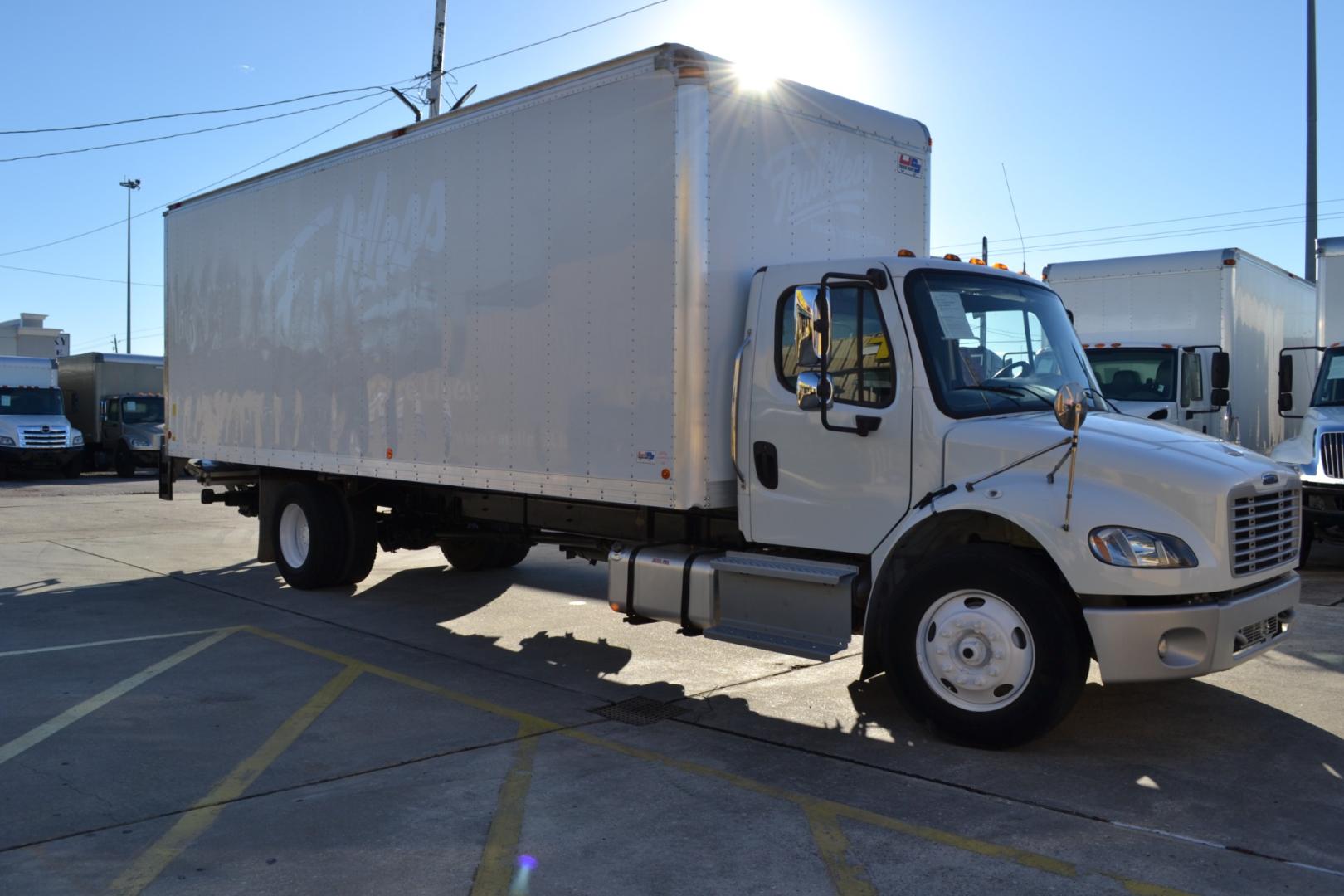 2015 WHITE /GRAY FREIGHTLINER M2-106 with an CUMMINS ISB 6.7L 220HP engine, ALLISON 2100HS AUTOMATIC transmission, located at 9172 North Fwy, Houston, TX, 77037, (713) 910-6868, 29.887470, -95.411903 - Photo#2